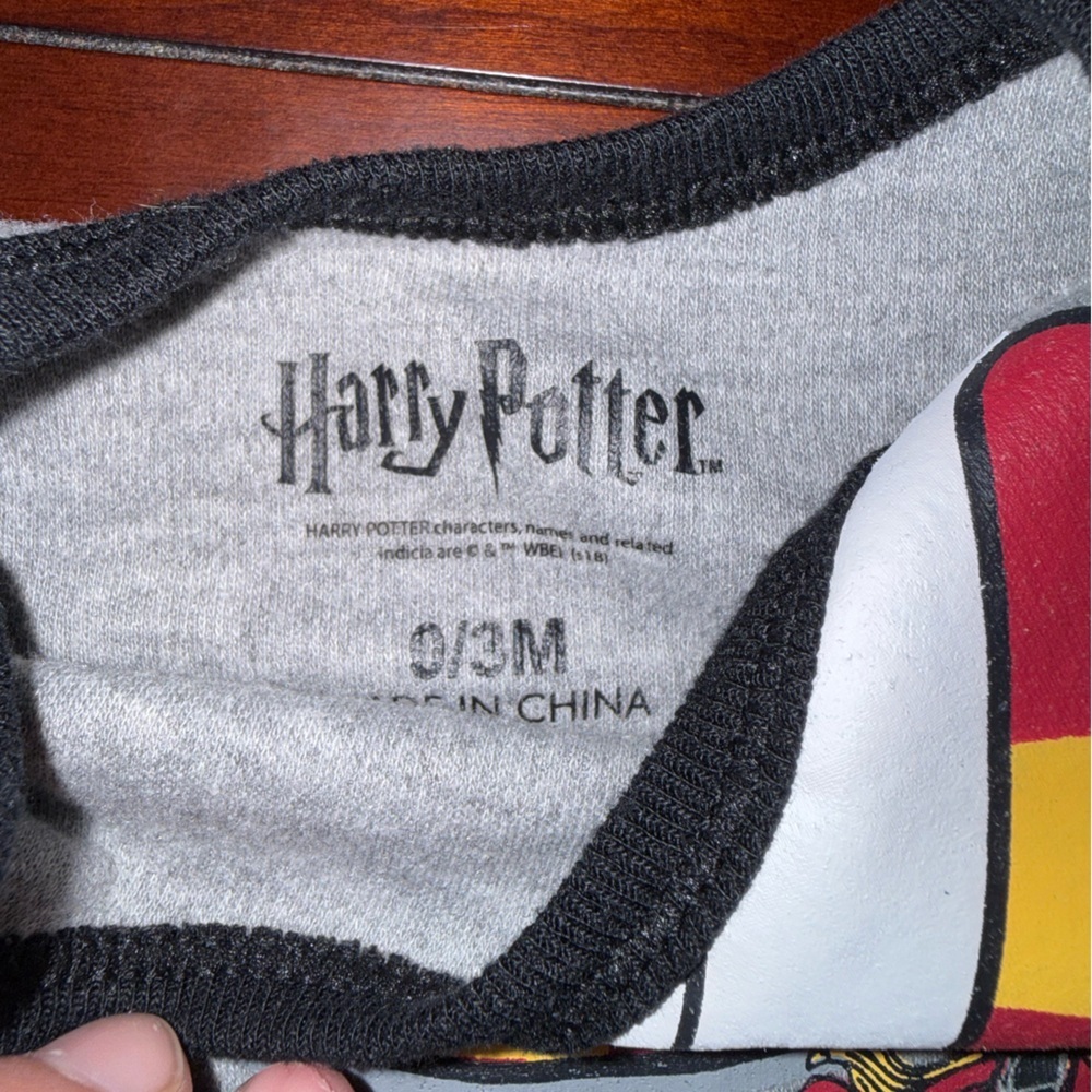 Warner Bros. Gray and Black Onesie with Red and Yellow Design - Picture 2 of 3